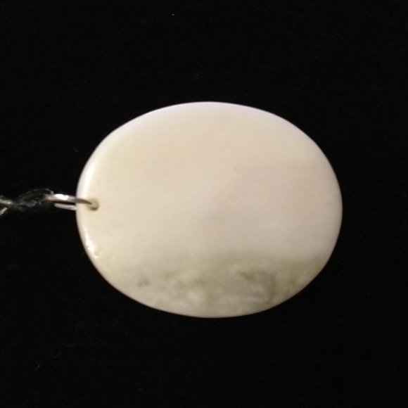 - 🐲 Beautiful dragon carved in solid White Jade on a black choker🐉 - Picture 4 of 5